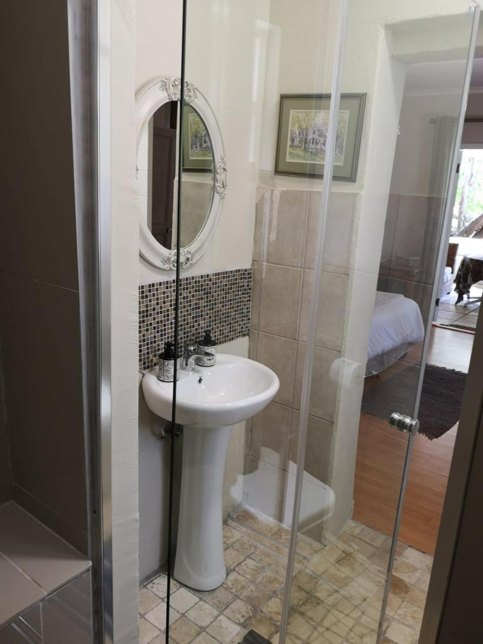 Almond Cottage Bed & Breakfast Somerset West Εξωτερικό φωτογραφία
